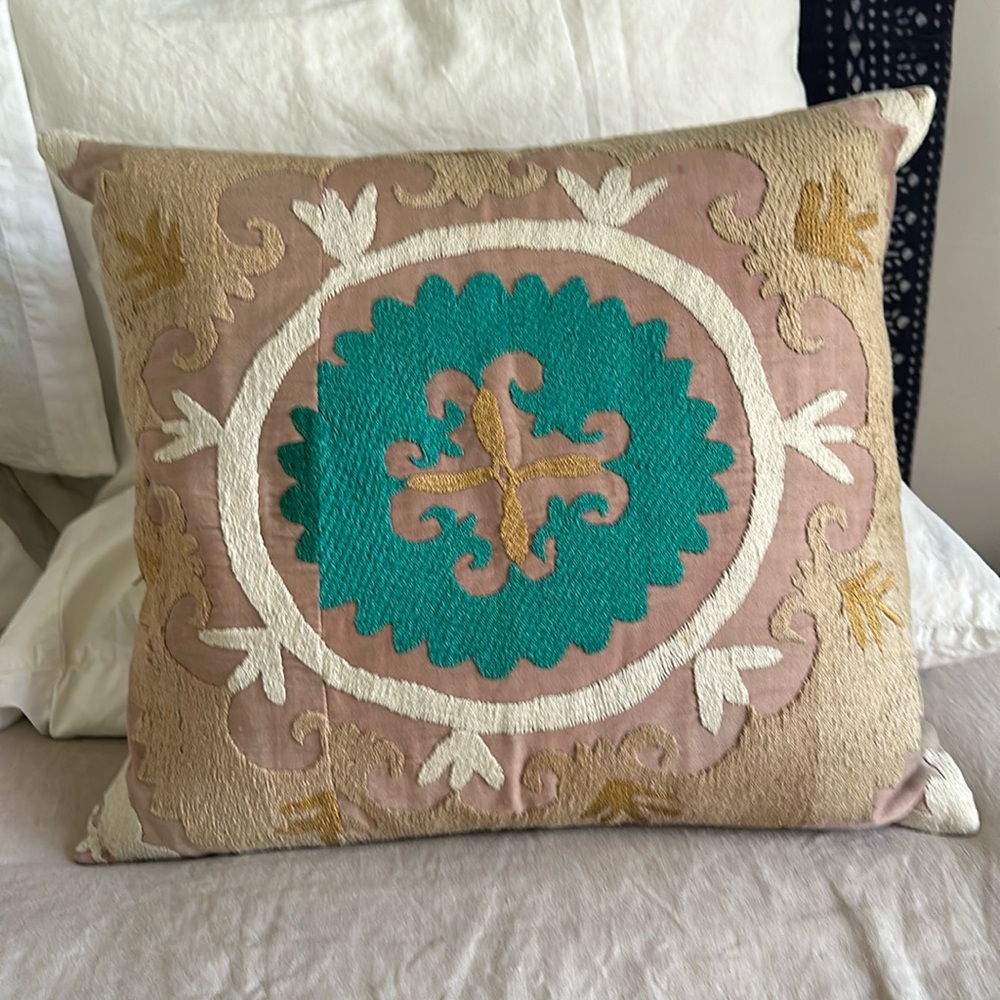 Decorative pillow